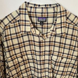 Patagonia men’s long sleeve button down shirt